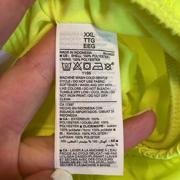 Old Navy Active Mid Rise Shorts - Picture 6 of 7